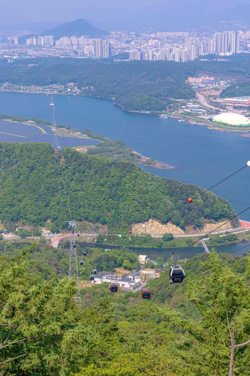 Serrated granite ridges overlooking Uiamho: Samaksan, Chuncheon