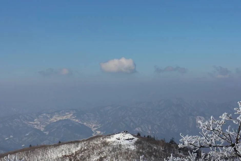 Weite Almwiesen-Grate und Rundumblick, Gyebangsan in Pyeongchang, Gangwon