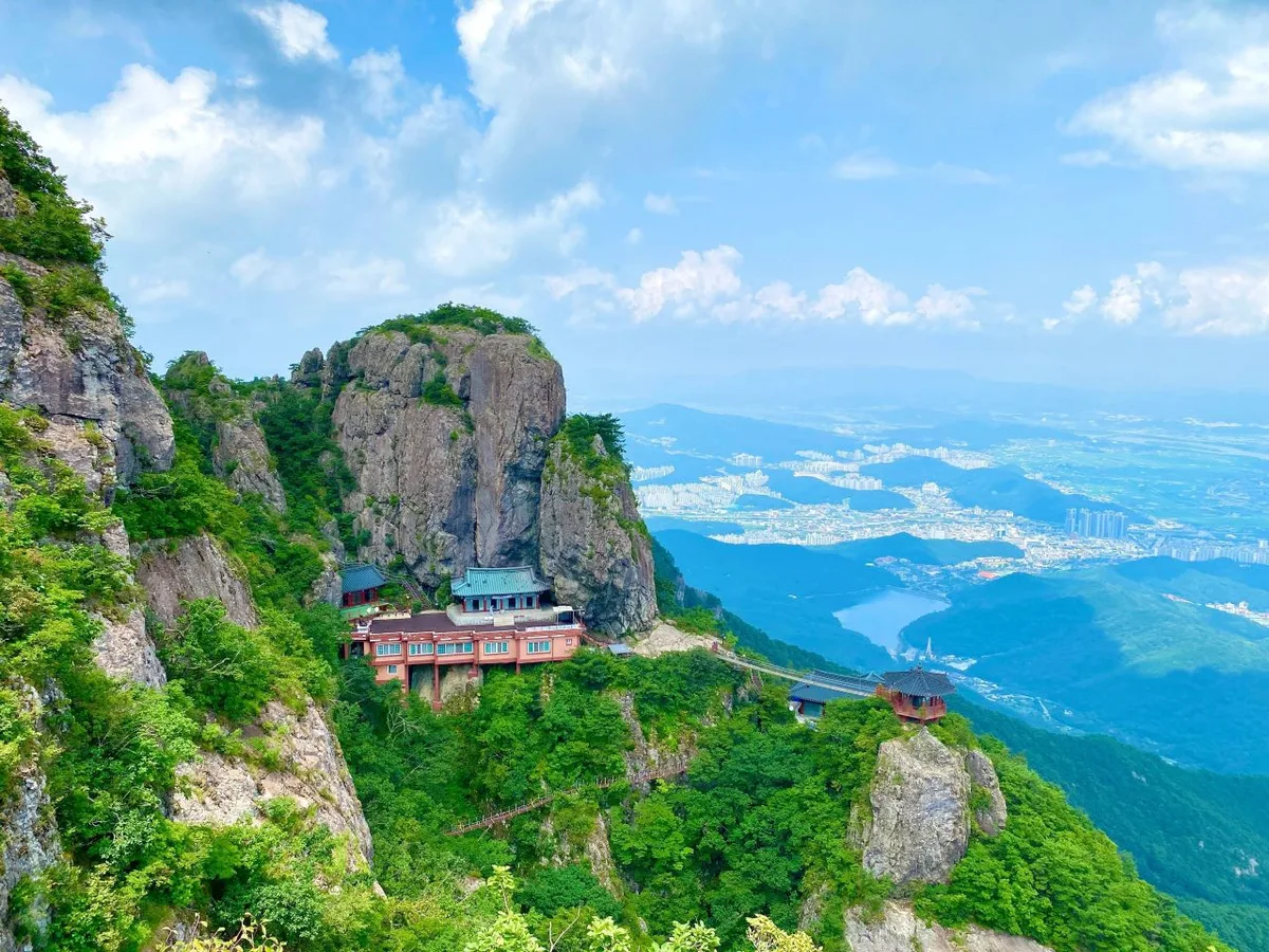 Gumi's Geumo Mountain: Daehye Falls and the Fortress Ridge